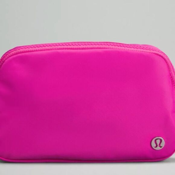 Lululemon  Everywhere Belt Bag SONIC PINK NWT RARE AND PERFECT  SOLD OUT - Picture 2 of 3